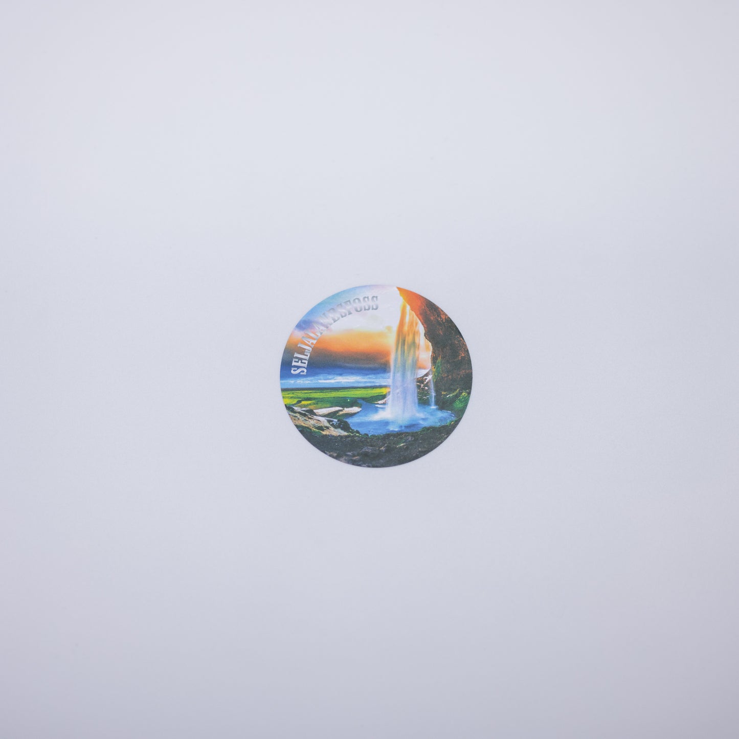 Límmiði - Seljalandsfoss