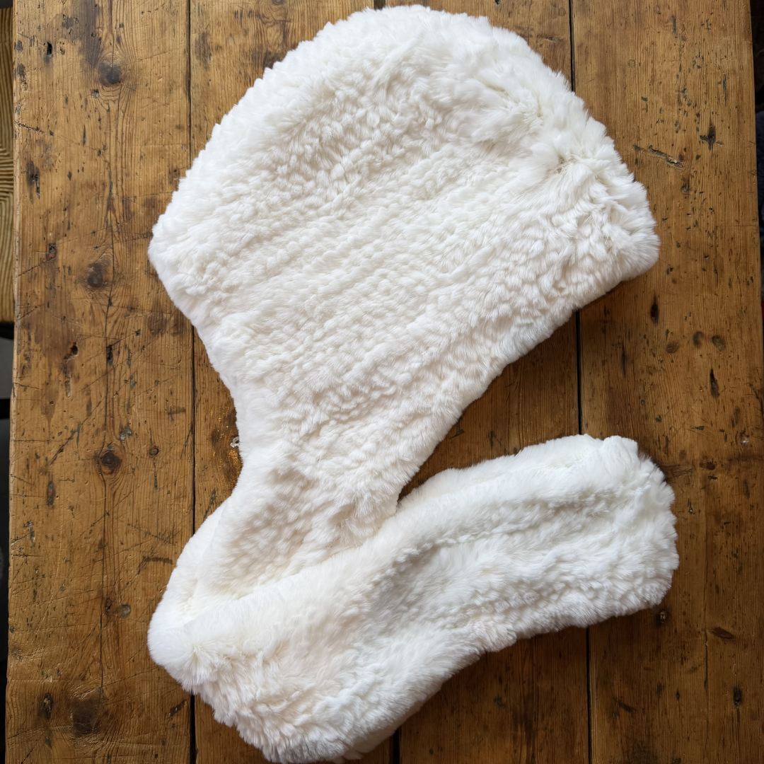 Rabbit Hood Wrap - Mamma Reykjavík