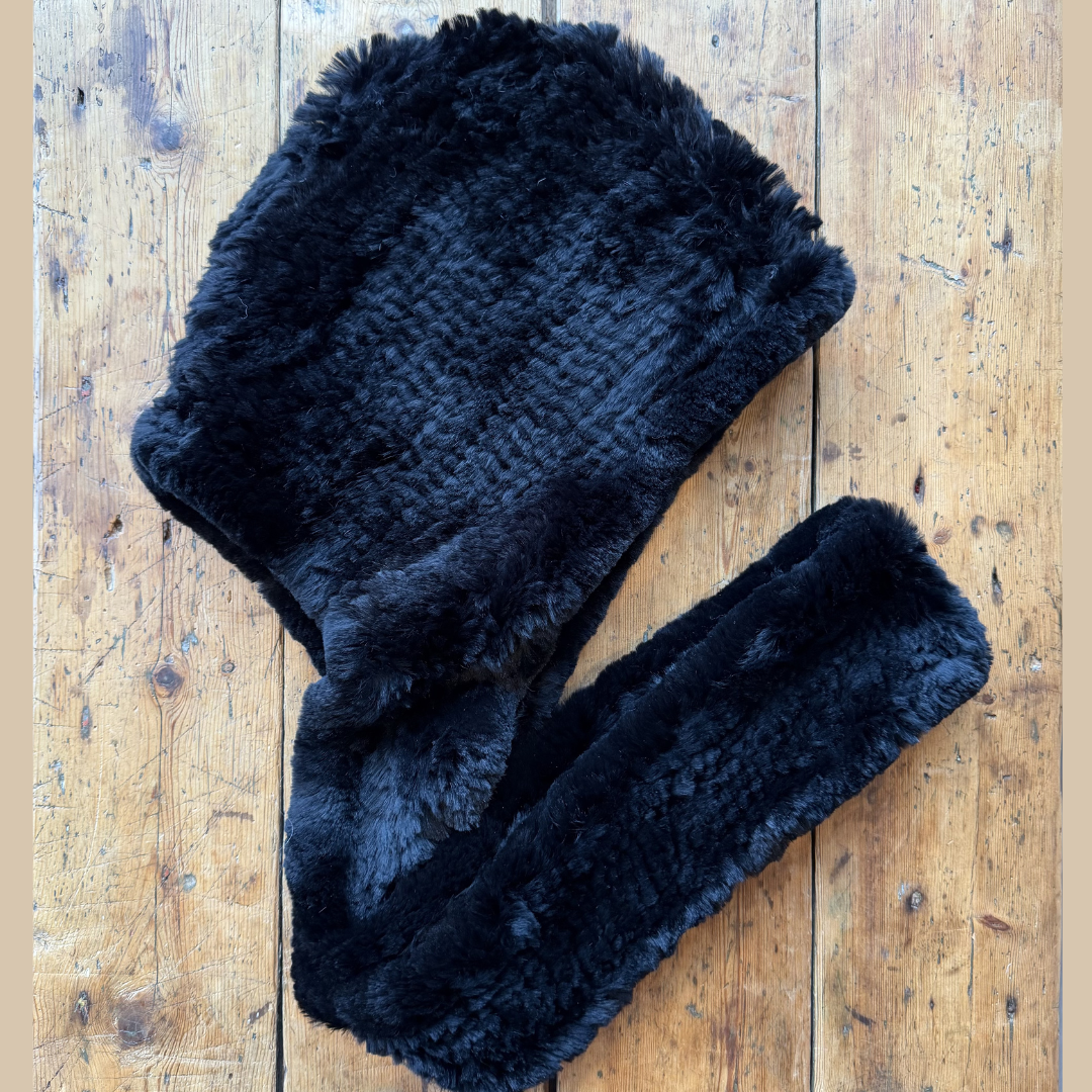 Rabbit Hood Wrap - Mamma Reykjavík