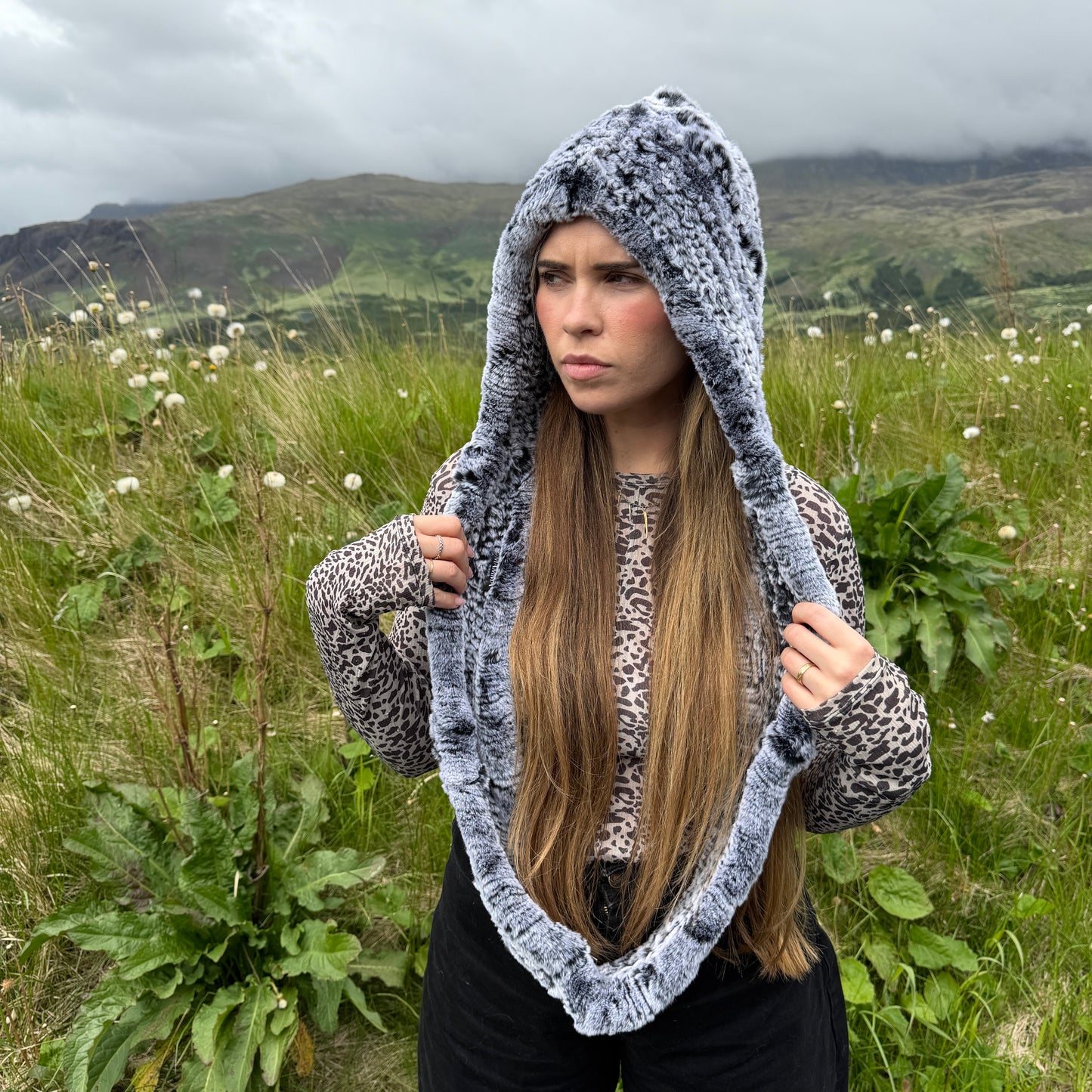 Rabbit Hood Wrap - Mamma Reykjavík