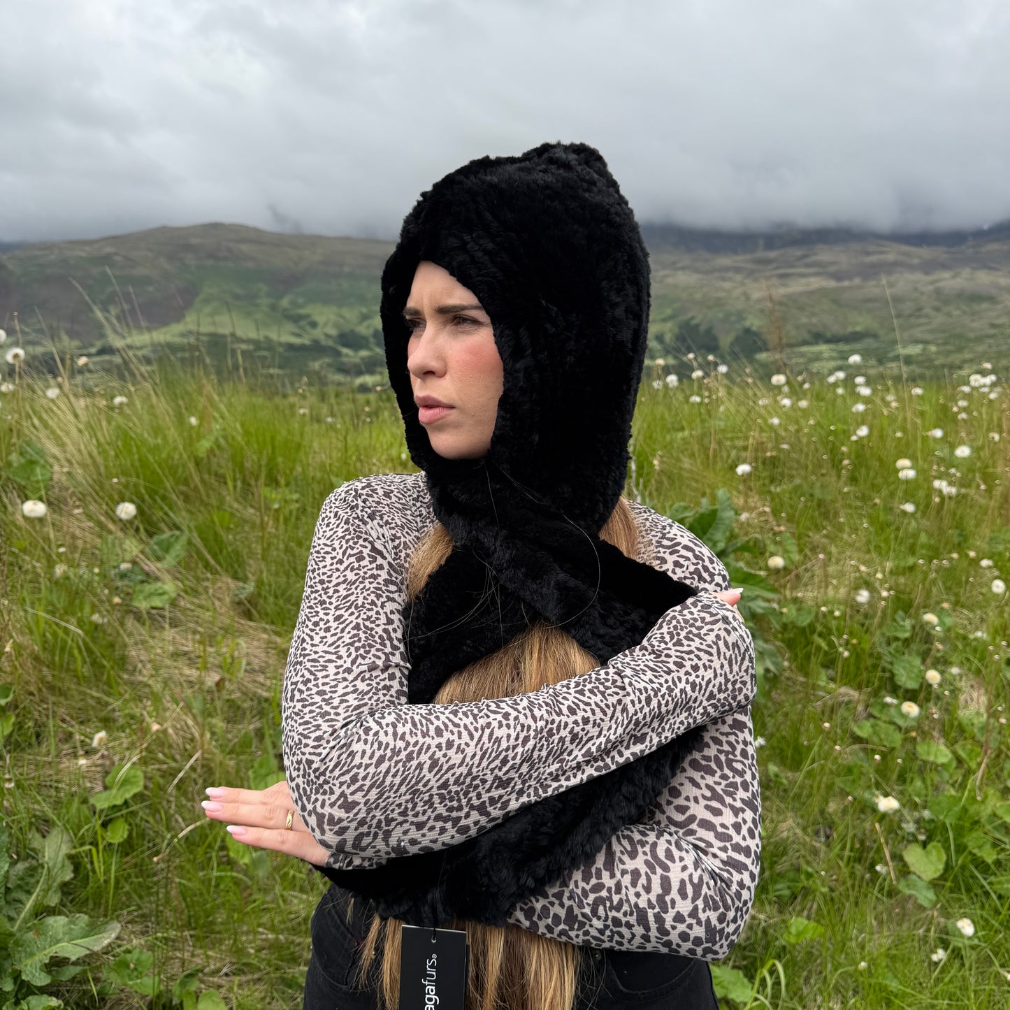 Rabbit Hood Wrap - Mamma Reykjavík