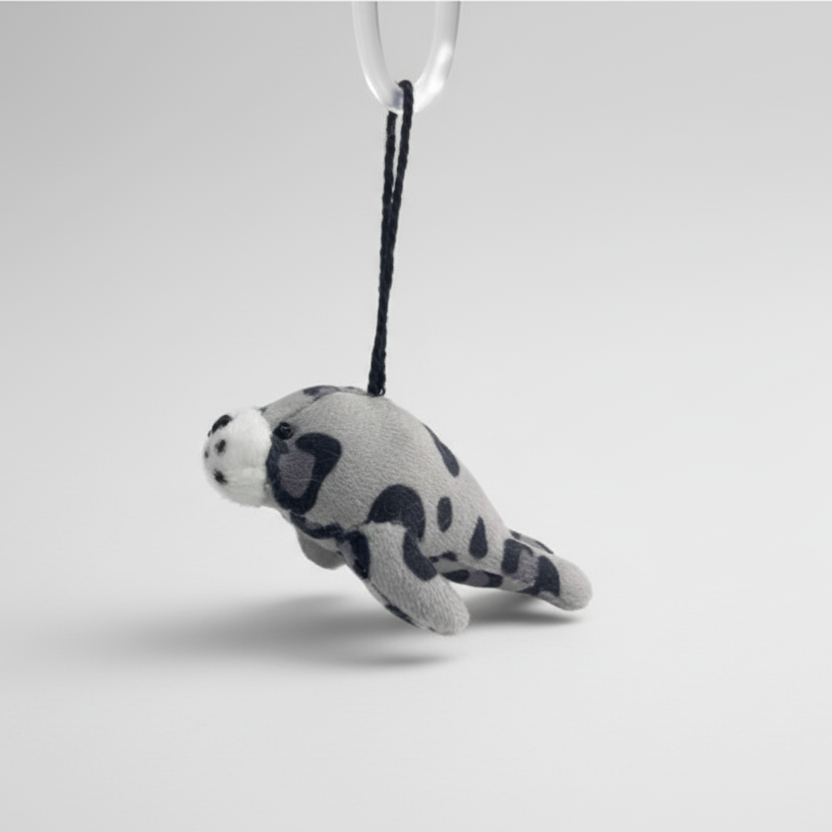 Grey Seal Clip Keychain 5 cm - A Memory From Iceland